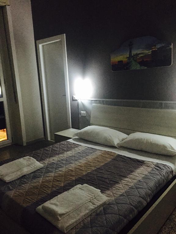 B&B Residenza Paradiso Милано Екстериор снимка